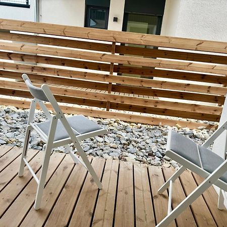 Modern Apartment With Balcony & Free Parking - Nearby Metro Wina Bagian luar foto