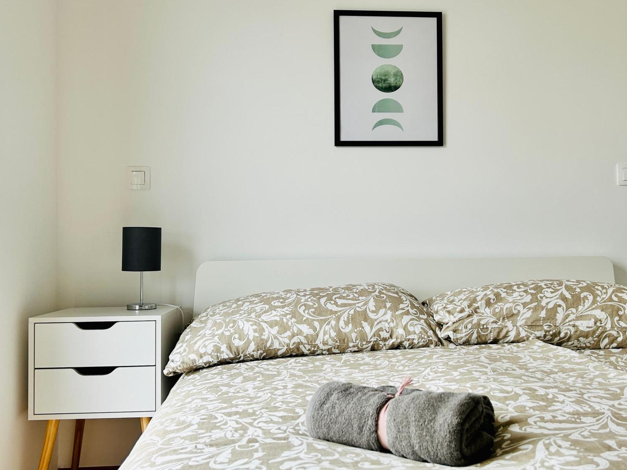 Modern Apartment With Balcony & Free Parking - Nearby Metro Wina Bagian luar foto