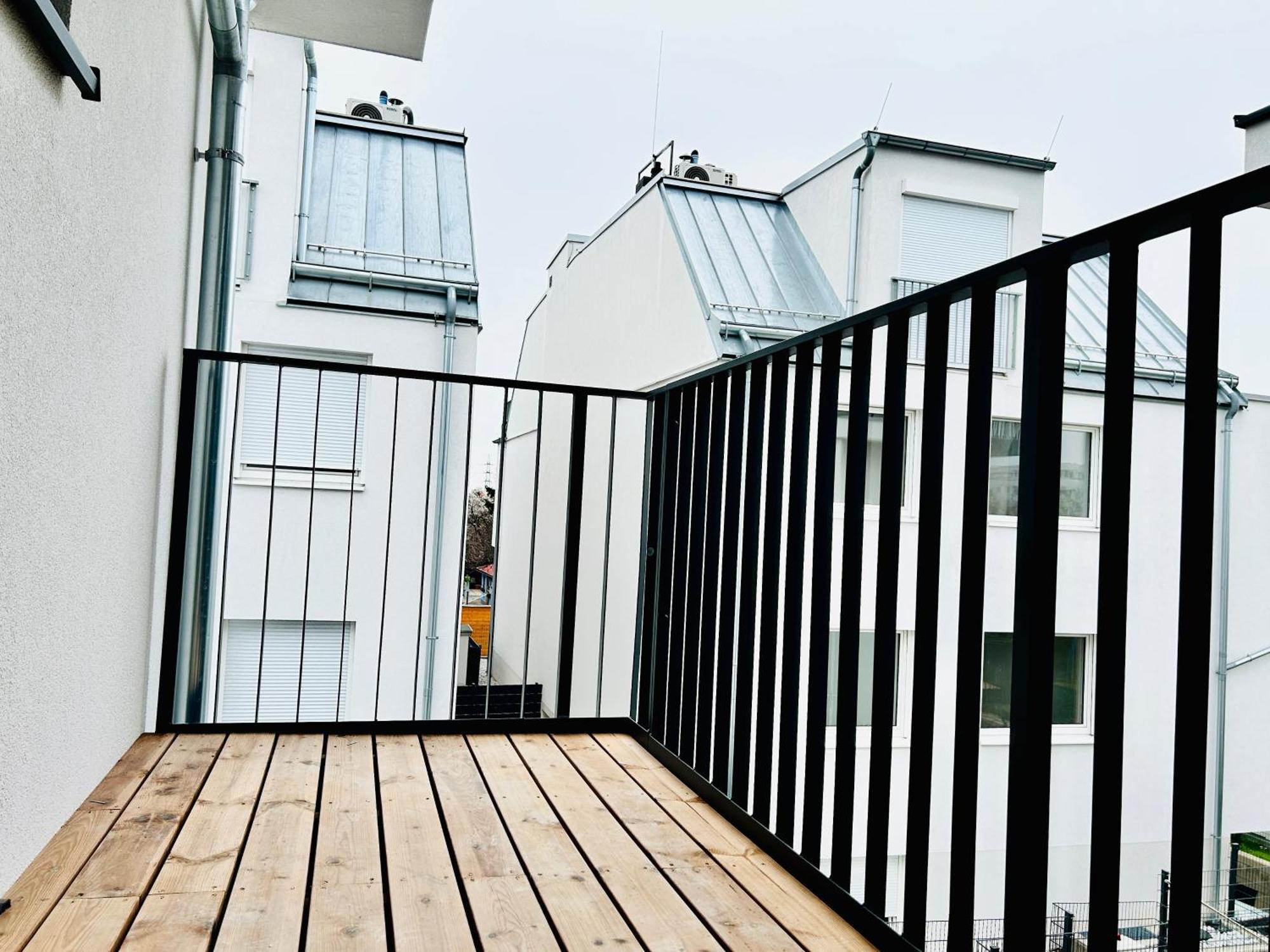 Modern Apartment With Balcony & Free Parking - Nearby Metro Wina Bagian luar foto