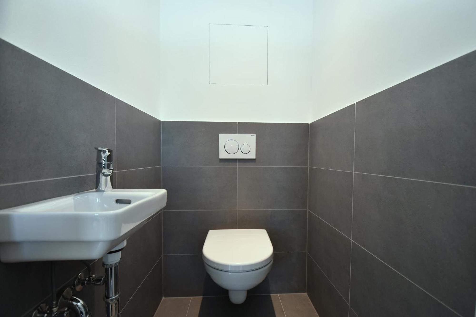 Modern Apartment With Balcony & Free Parking - Nearby Metro Wina Bagian luar foto