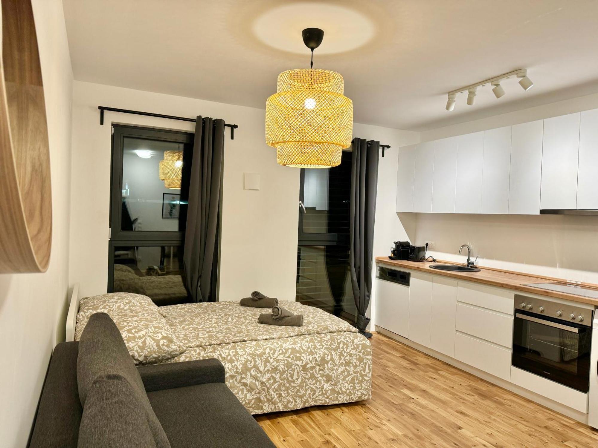 Modern Apartment With Balcony & Free Parking - Nearby Metro Wina Bagian luar foto