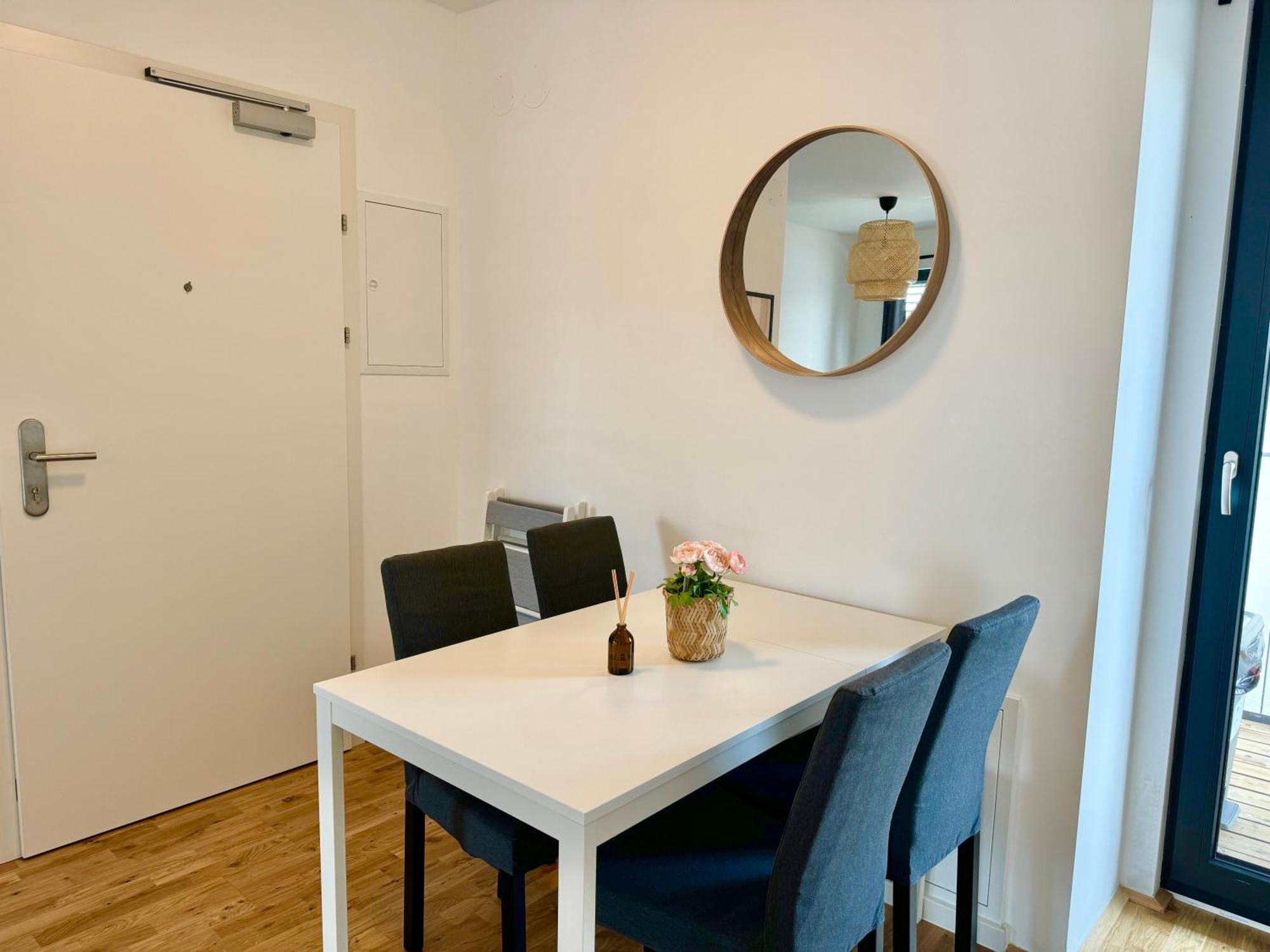 Modern Apartment With Balcony & Free Parking - Nearby Metro Wina Bagian luar foto