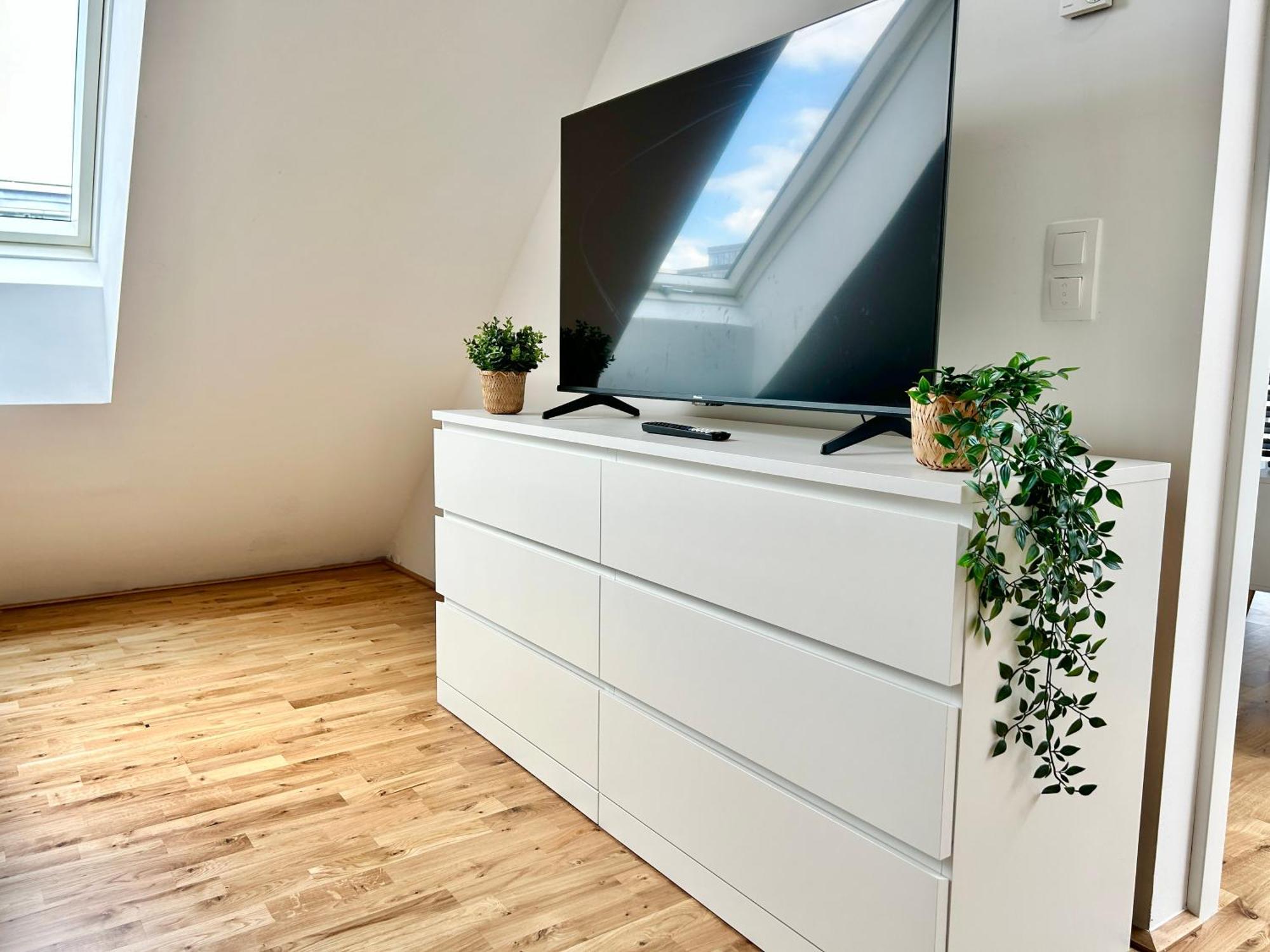 Modern Apartment With Balcony & Free Parking - Nearby Metro Wina Bagian luar foto